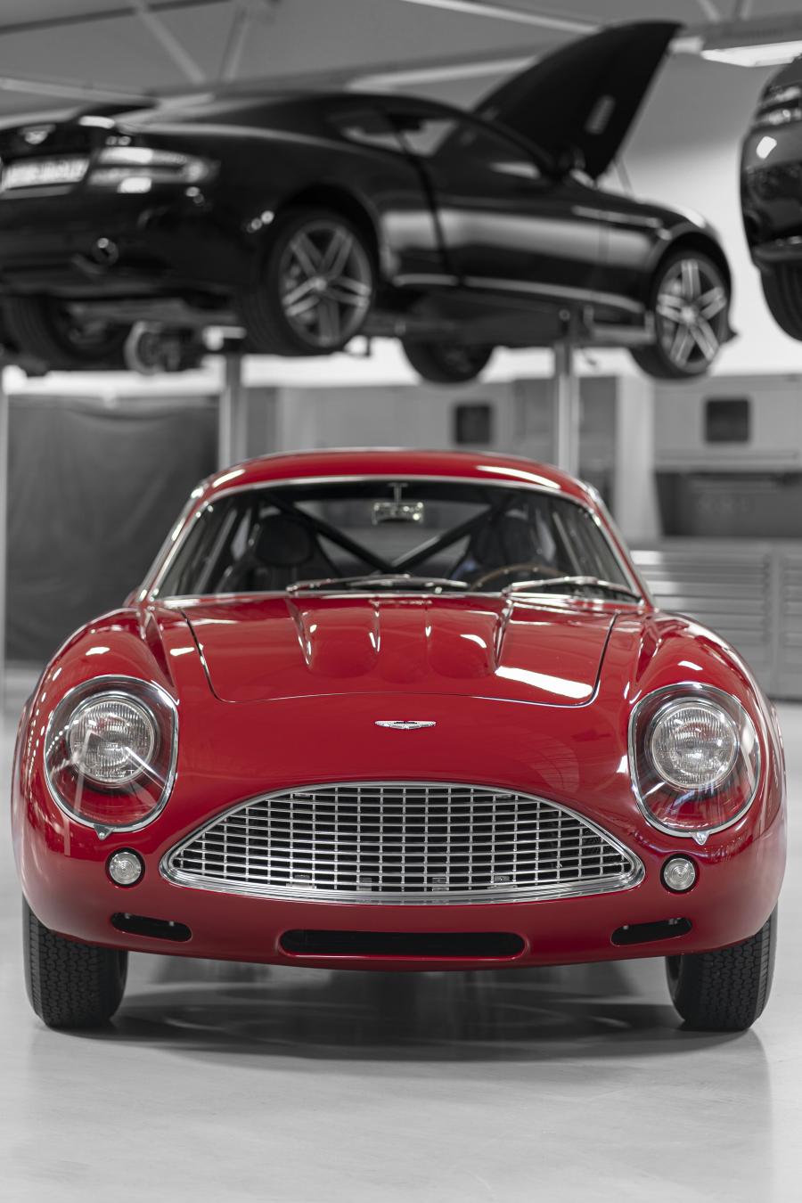  Aston Martin DB4 GTZ Continuation 2019 года  (фото 7 из 39)